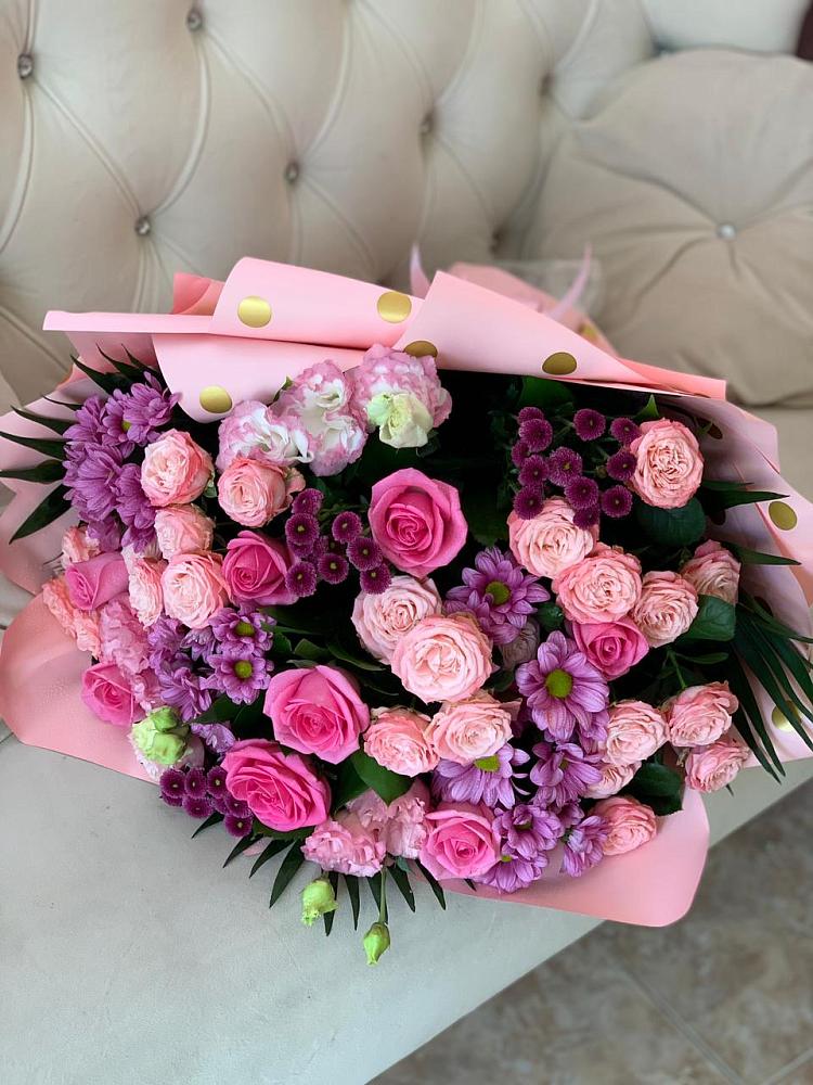 Букет цветов из: Хризантемы, Розы и Лизиантусы в Новохоперске