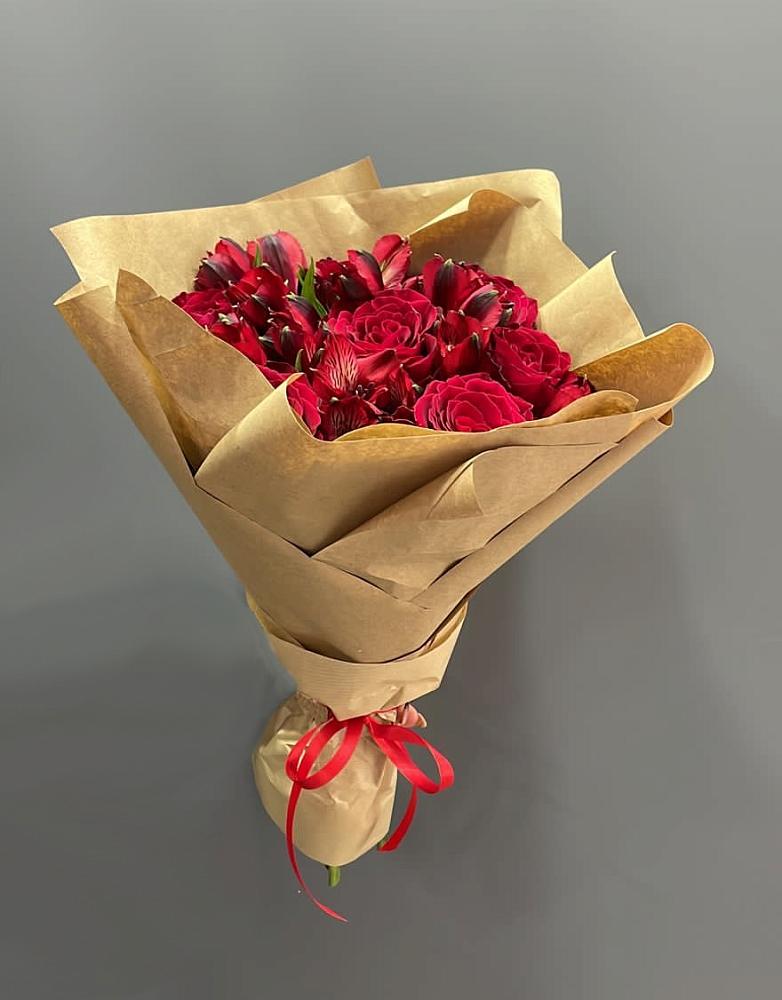 Букет цветов из: Альстромерии и Розы в Новохоперске