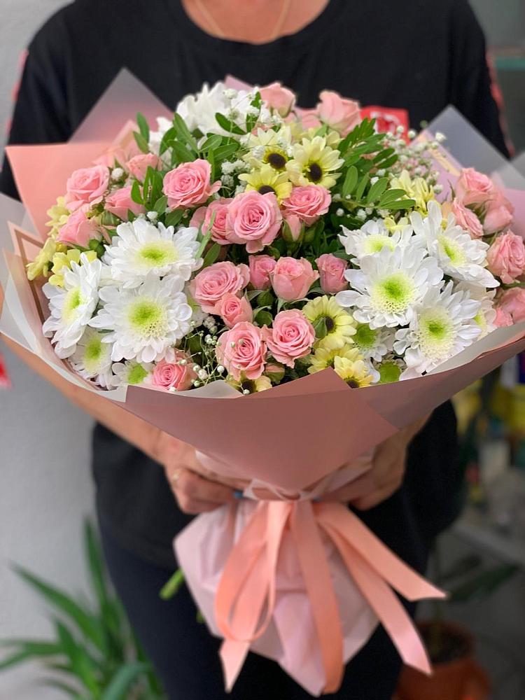 Букет цветов из: Розы и Хризантемы в Новохоперске