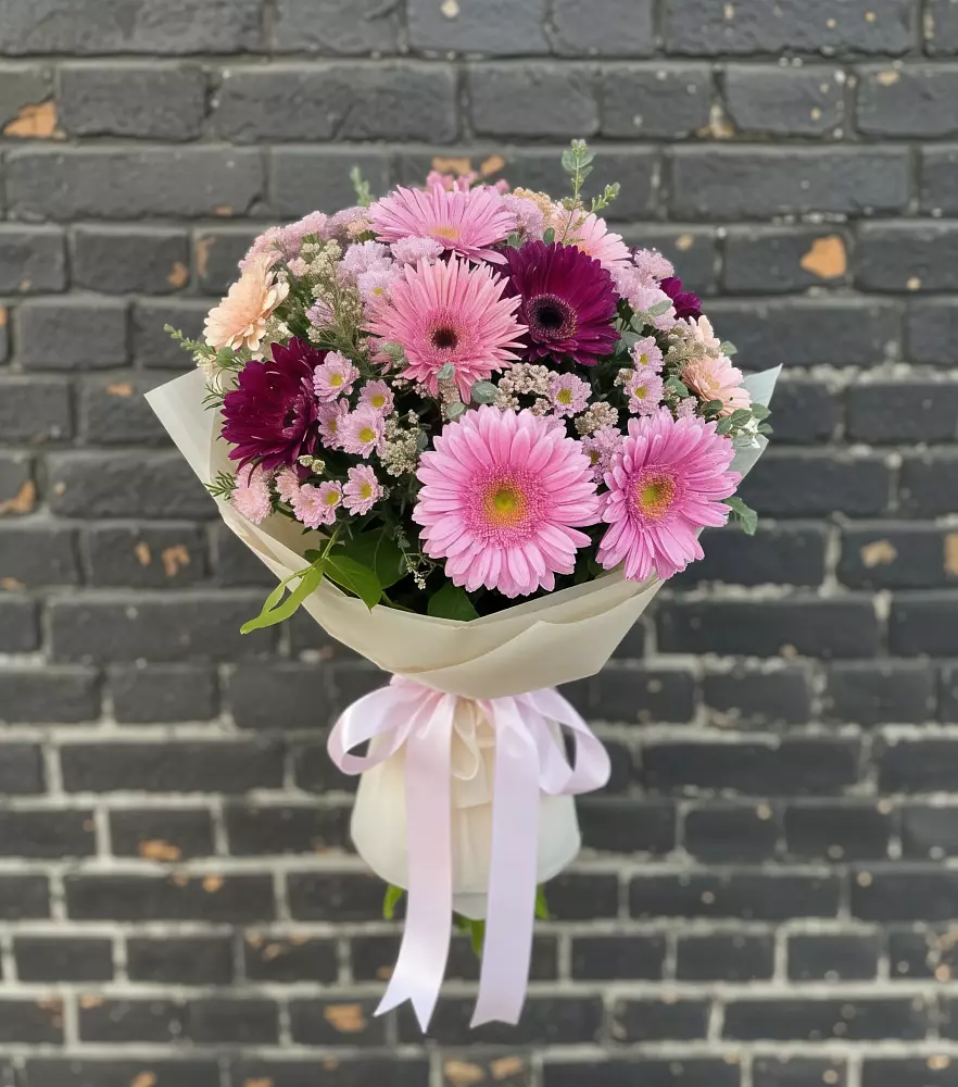 Букет цветов из: Герберы и Хризантемы в Новохоперске