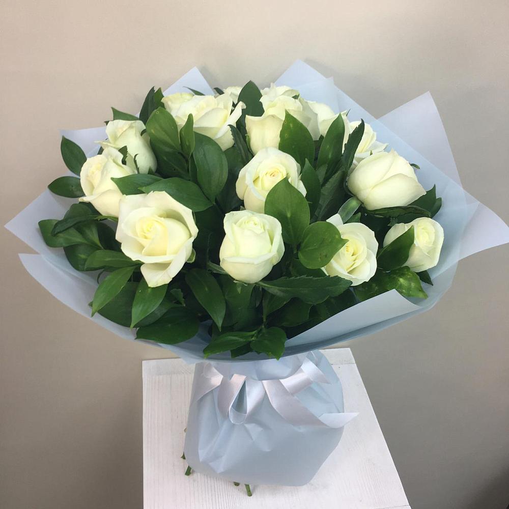 Букет 15 Белых роз Проуд в Новохоперске