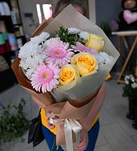 Букет цветов из:  Герберы, Розы и Хризантемы в Новохоперске