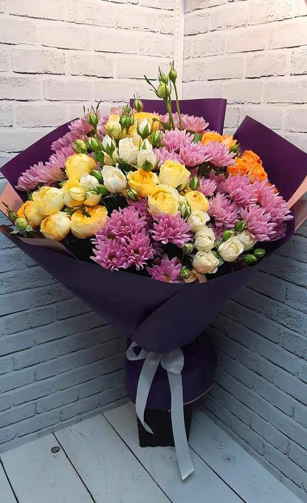 Букет цветов из: Хризантемы и Розы в Новохоперске