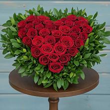 Цветочная композиция из Розы в виде сердца в Новохоперске