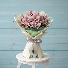 Букет цветов из:  Орхидеи и Розы в Новохоперске