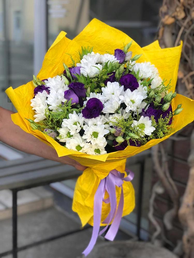 Букет цветов из: Ирисы, Хризантемы и Ромашки в Новохоперске