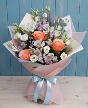 Букет цветов из:  Лизиантусы, Розы, Альстромерии и Гипсофила в Новохоперске