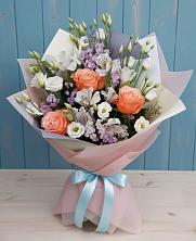 Букет цветов из:  Лизиантусы, Розы, Альстромерии и Гипсофила в Новохоперске