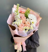 Букет цветов из:  Хризантемы и Розы в Новохоперске
