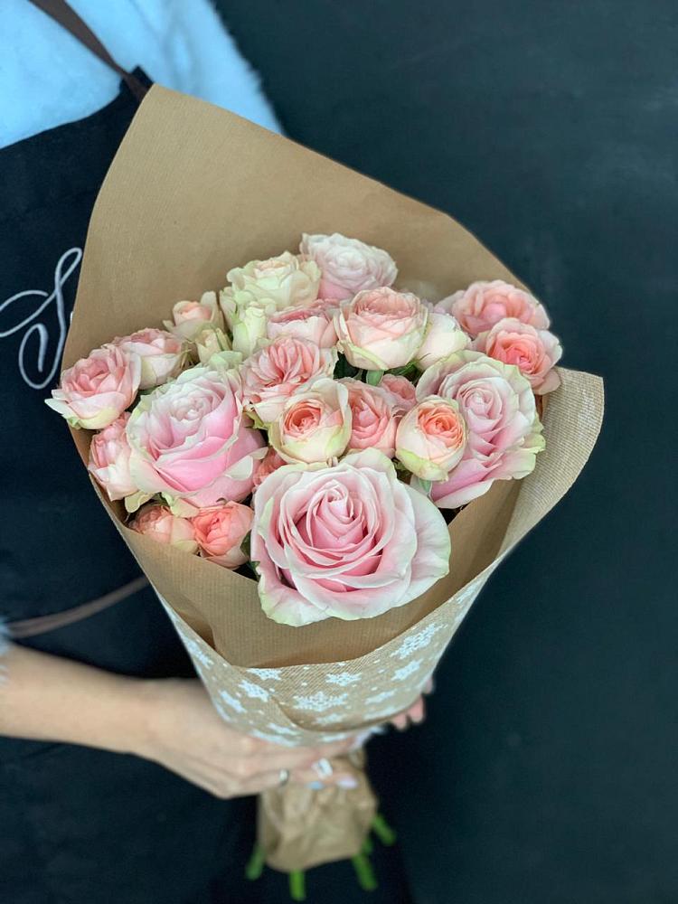 Букет цветов из: Хризантемы и Розы в Новохоперске