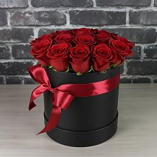 Цветочная композиция из Розы в шляпной коробке в Новохоперске