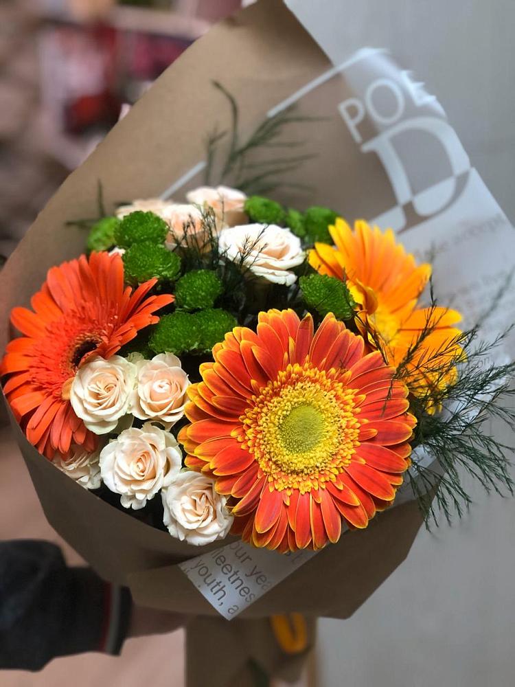 Букет цветов из: Герберы, Хризантемы и Розы в Новохоперске