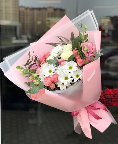 Букет цветов из: Розы, Лизиантусы и Хризантемы в Новохоперске