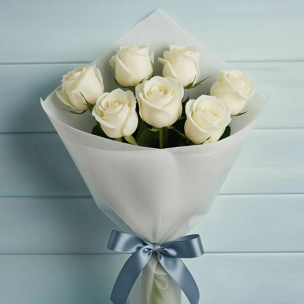Букет 7 Белых роз Эдлесс Лав в Новохоперске