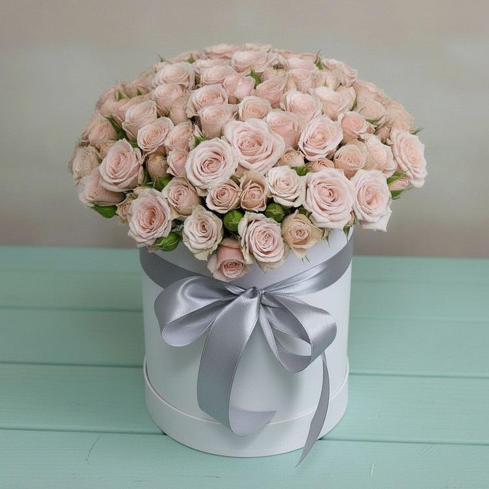 Цветочная композиция из Розы в шляпной коробке в Новохоперске