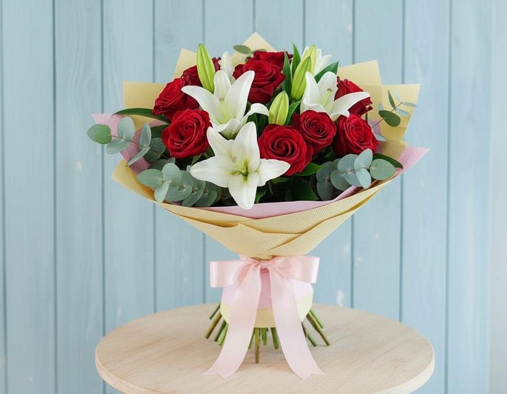 Букет цветов из: Лилии и Розы в Новохоперске